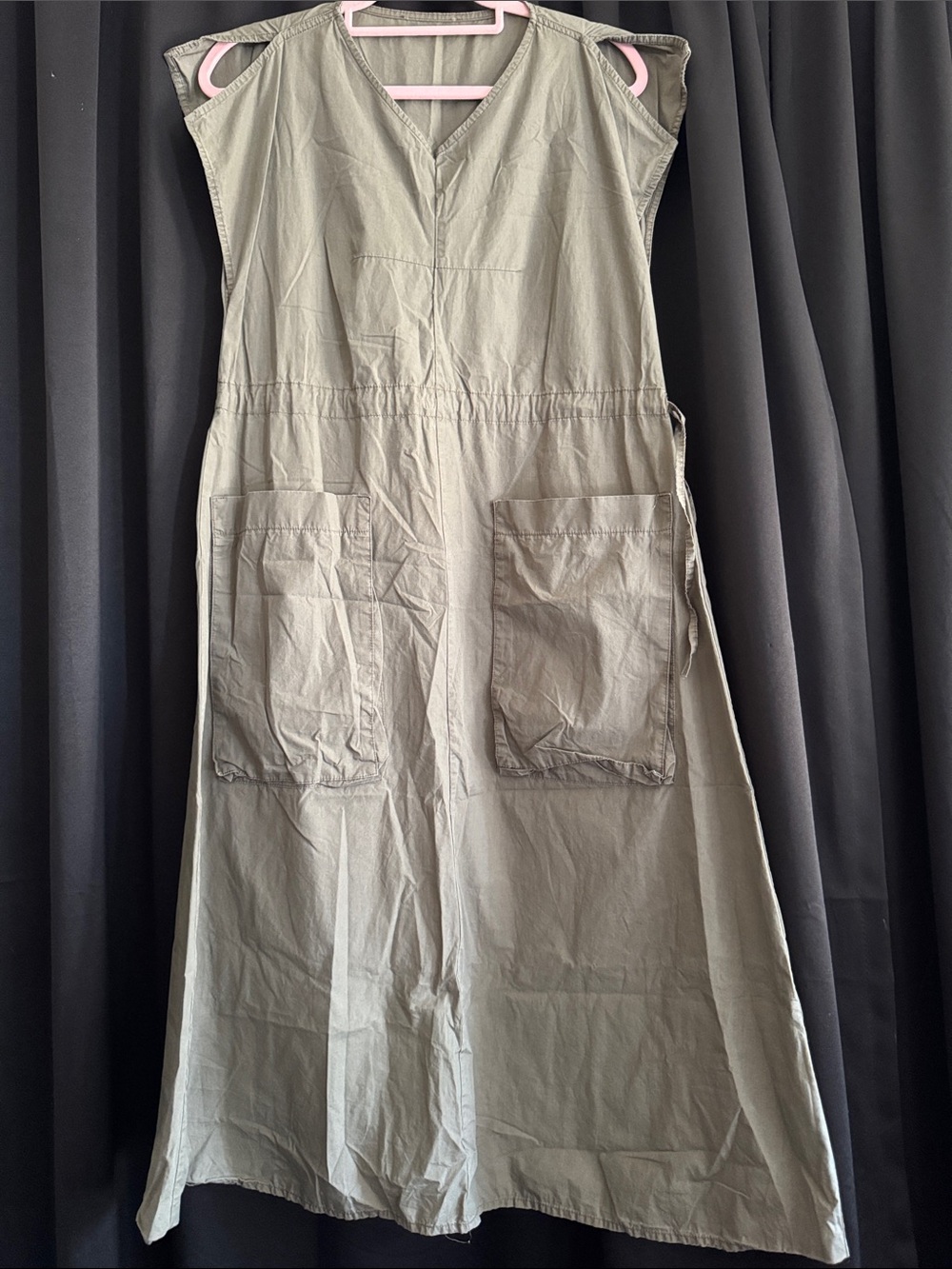Casual Sleeveless Pocket Dress in Olive